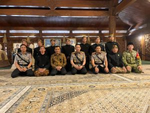 Peringati Hari Bhayangkara ke-80, Kapolri Ziarah ke Makam Presiden ke 2 R.I H.M. Soeharto dan Ibu Tien Soeharto di Astana Giribangun