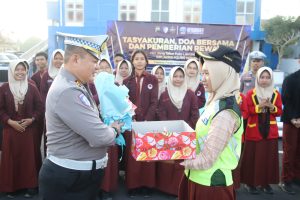 Puncak HUT ke-71 Polantas di Kebumen, SMA Negeri 2 Terima Reward Lomba Mural