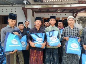300 Santri Ponpes Al Hidayah Dapat Bantuan Sembako Dari Wapres, Bentuk Kepedulian di Lingkungan Pesantren