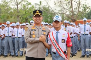 Kapolres Jadi Inspektur Upacara di SMK Negeri 2 Kebumen, Berikut Pesan kepada Murid