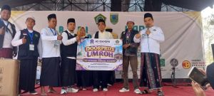 Pawai Budaya Hari Santri Nasional 2026, Warga Ayah Dapat Doorprize Umrah Gratis Dari PT At Tamimi Tawakkal ‘Alallah